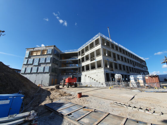 Danish Crowns nye hovedkvarter lidt udenfor Randers er bygget af lokalt produceret beton fra Fårup Betonindustri. Foto: Fårup Betonindustri.