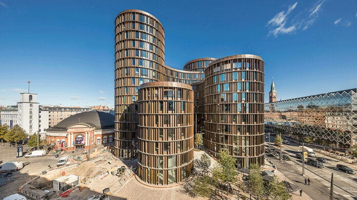 Lundgaard & Tranberg Arkitekter står blandt andet Axel Towers, der i 2018 vandt publikumsprisen ved Københavns Kommunes årlige bygningspræmiering.