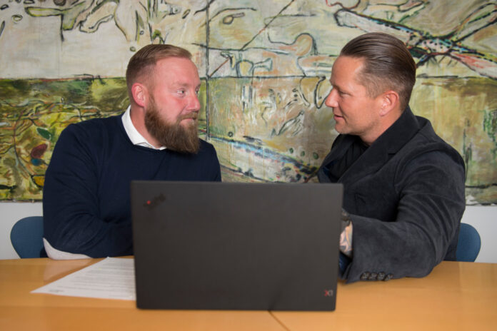 Direktør Mark Bergmann (til venstre) og teknisk direktør Jeppe Bille-Hansen står fremover i spidsen for at realisere Bergmann Gruppens planer om at øge omsætningen og løse flere komplekse nedrivningsopgaver. Foto: PR.