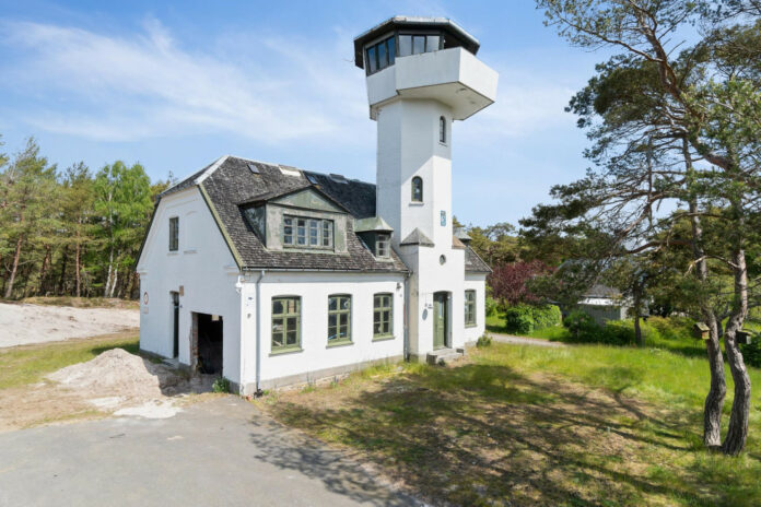 Fyrtårn på Bornholm sat til salg som sommerhus. Foto: Lilienhoff.