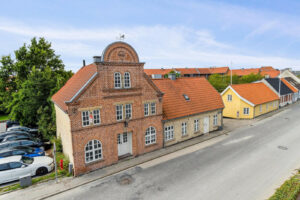 Søndagsskole på Garvergade i Nørresundby er sat til salg. Foto: Home Nørresundby.