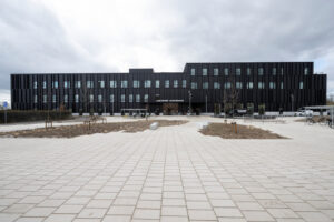 Swisspearl har leveret facaden til det nye Helsingør Sundhedshus. Foto: PR.